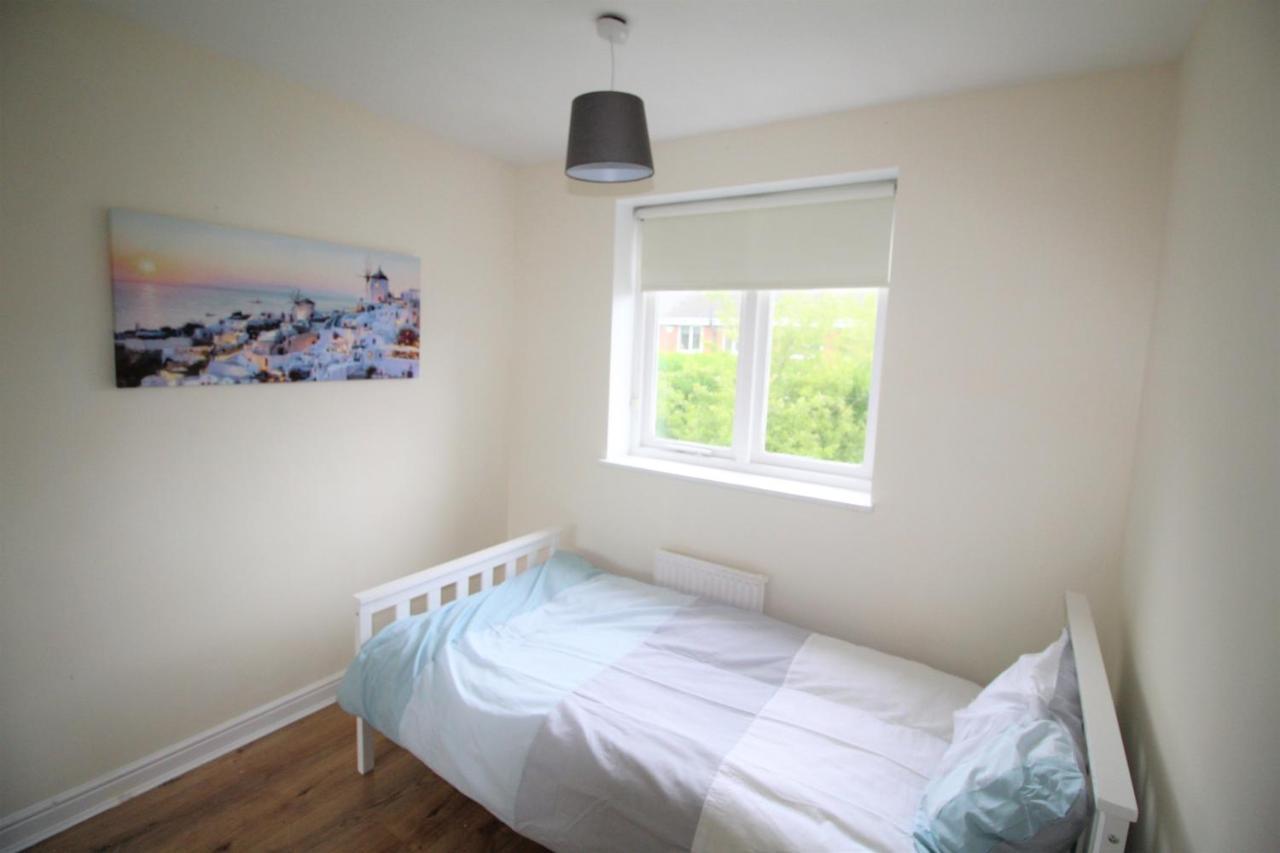 Doncaster - Warmsworth - Great Customer Feedback - 3 Bed Detached House - Private Garden & Parking Plus Garage - Quiet Cul De Sac Location - Dog Friendly - Fast Wifi - Close To Motorway Access Exterior photo