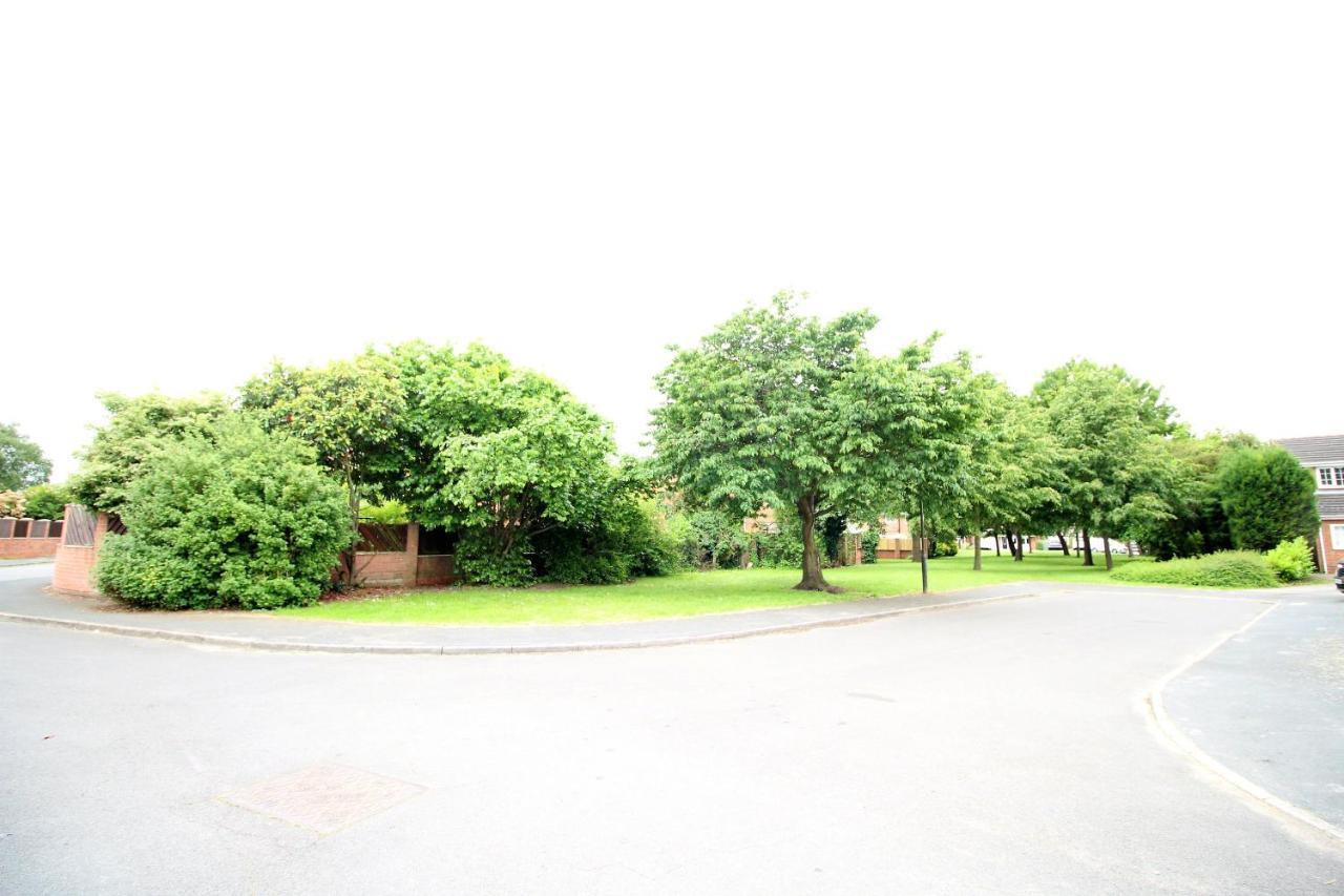 Doncaster - Warmsworth - Great Customer Feedback - 3 Bed Detached House - Private Garden & Parking Plus Garage - Quiet Cul De Sac Location - Dog Friendly - Fast Wifi - Close To Motorway Access Exterior photo